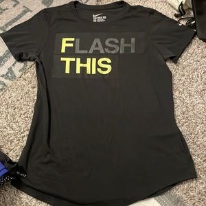 The Nike tee M “ flash this “ nwot